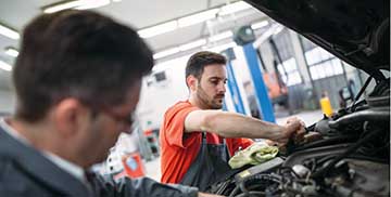 9.4 ¿Cómo se comprueba la presión del aceite de...